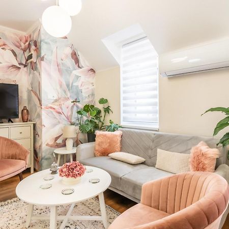 Monarchia Apartman Pearl Mosonmagyarovar Exterior foto