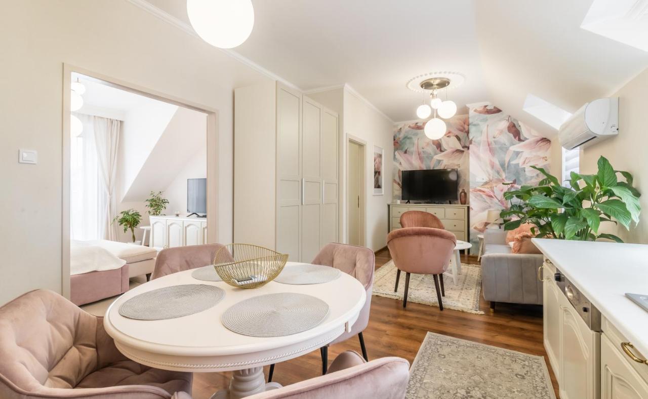 Monarchia Apartman Pearl Mosonmagyarovar Exterior foto